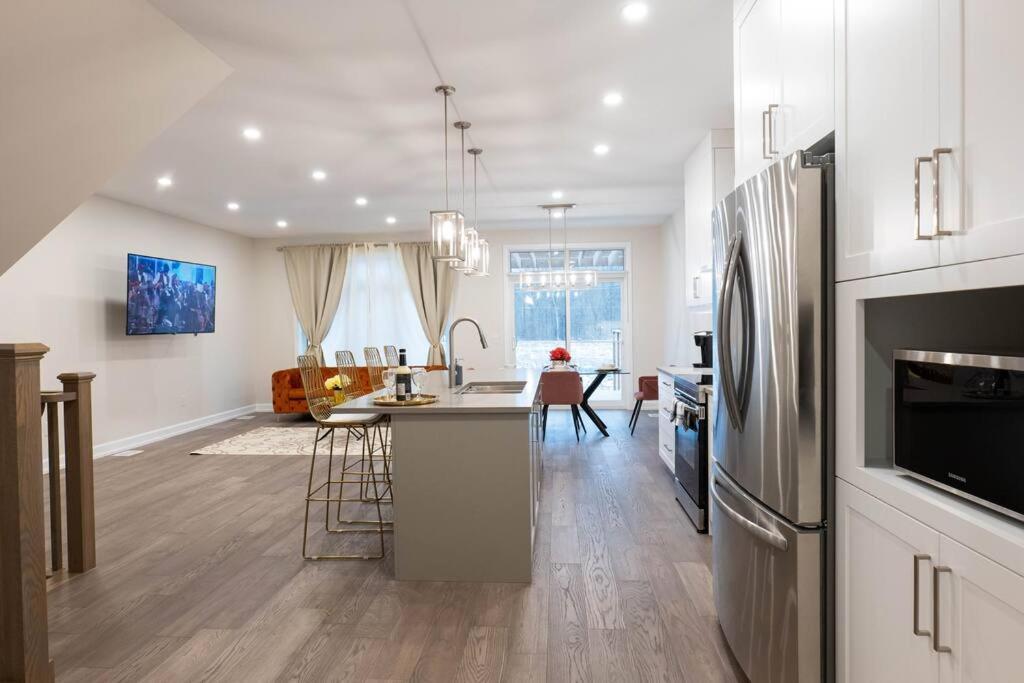 Luxury Niagara 3 Bdr Townhouse /Garage Διαμέρισμα Εξωτερικό φωτογραφία