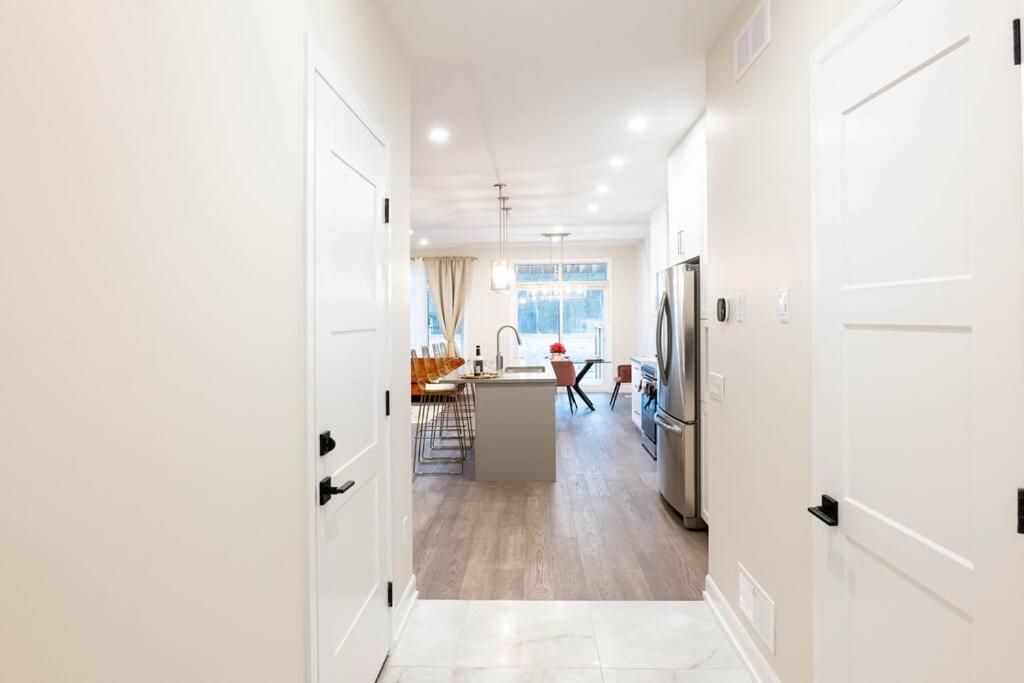 Luxury Niagara 3 Bdr Townhouse /Garage Διαμέρισμα Εξωτερικό φωτογραφία